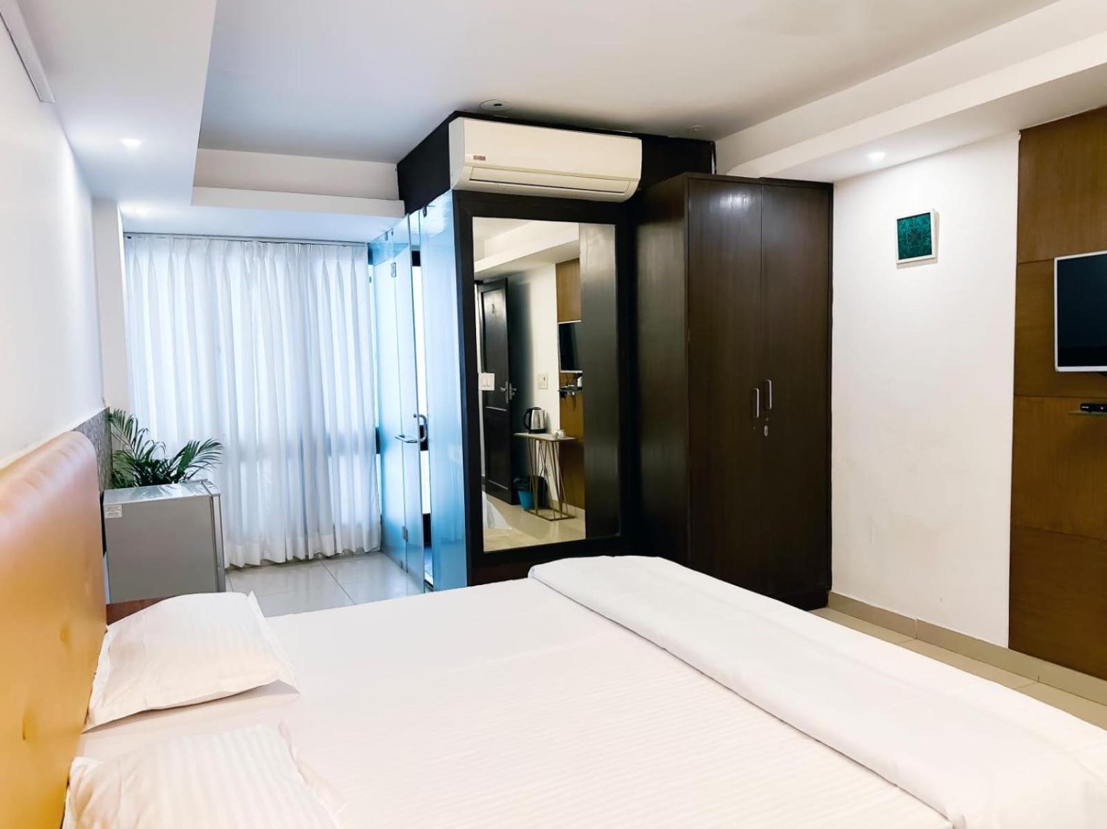 Hotel Blueberry Νέο Δελχί Εξωτερικό φωτογραφία