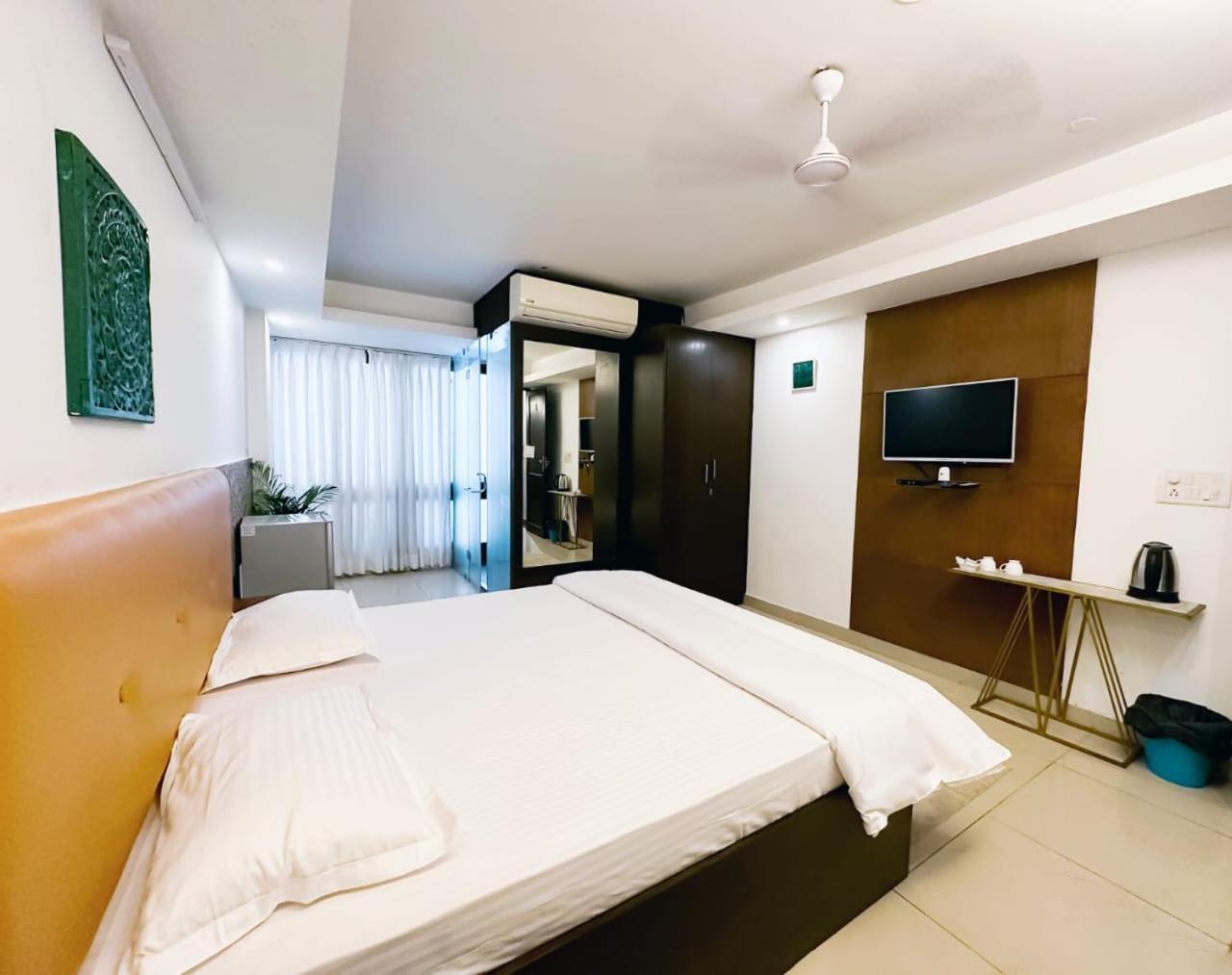Hotel Blueberry Νέο Δελχί Εξωτερικό φωτογραφία