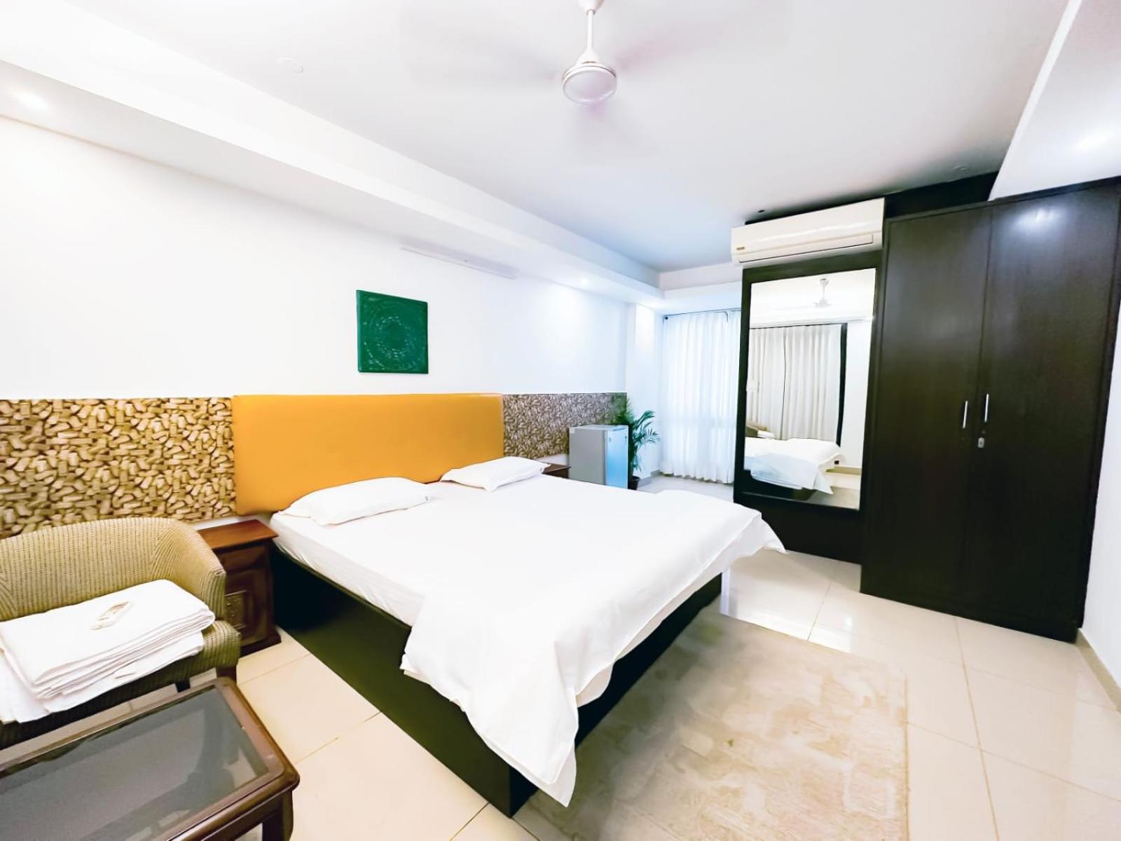 Hotel Blueberry Νέο Δελχί Εξωτερικό φωτογραφία