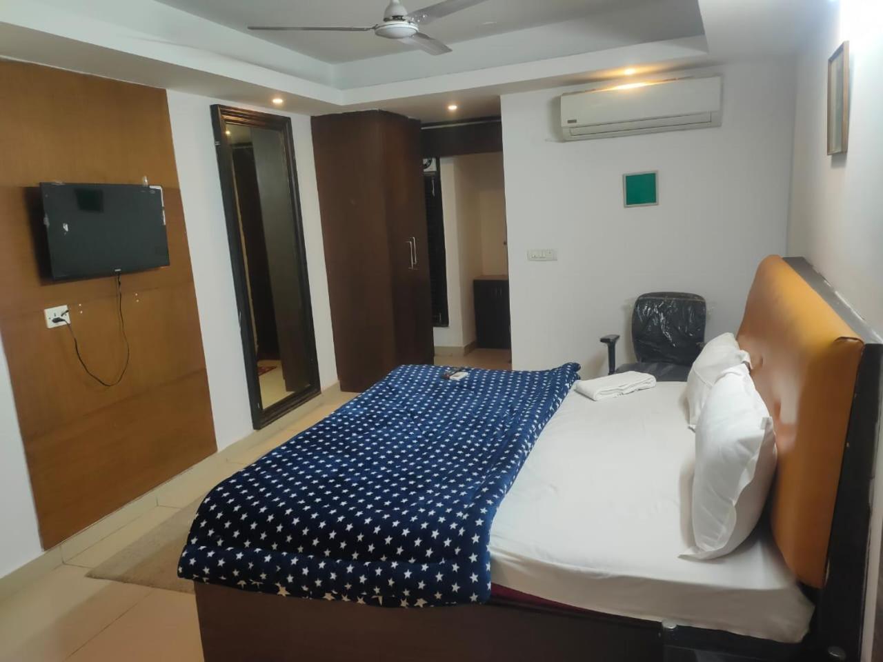 Hotel Blueberry Νέο Δελχί Εξωτερικό φωτογραφία
