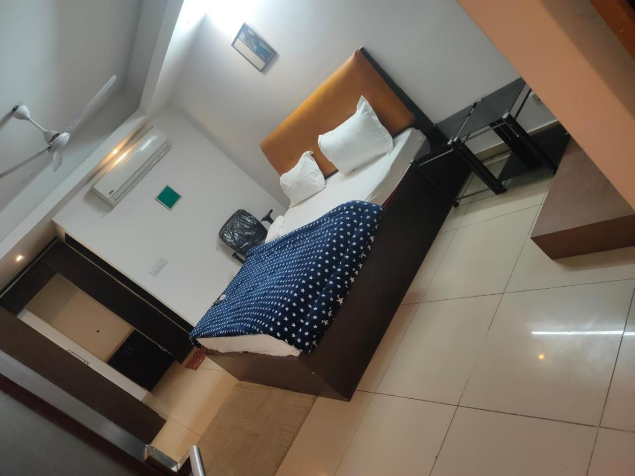 Hotel Blueberry Νέο Δελχί Εξωτερικό φωτογραφία