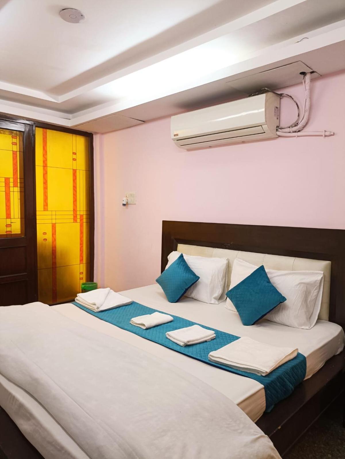 Hotel Blueberry Νέο Δελχί Εξωτερικό φωτογραφία
